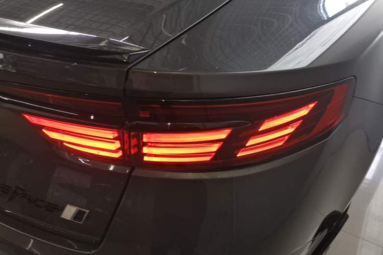 Used Geely Auto Preface 2024 2.0TD Qingyun Edition Right Rear Taillight