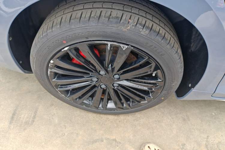 Used Geely Auto Preface 2024 Zhiqing 1.5TD Tiangong Edition Right Rear Wheel Hub