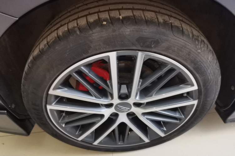 Used Geely Auto Preface 2024 2.0TD Qingyun Edition Right Rear Wheel Hub