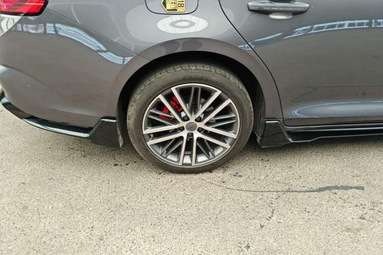 Used Geely Auto Preface 2024 2.0TD Xiaohan Edition Right Rear Wheel Hub