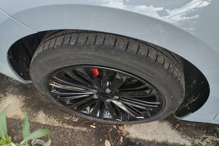 Used Geely Auto Preface 2024 Zhiqing 1.5TD Galaxy Edition Right Rear Wheel Hub