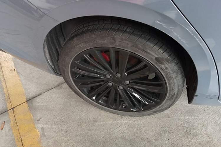 Used Geely Auto Preface 2024 Zhiqing 1.5TD Tiangong Edition Right Rear Wheel Hub