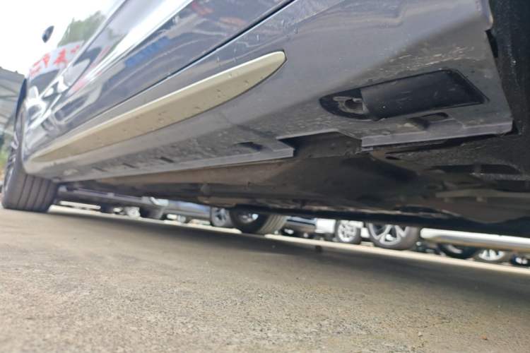 Used Geely Auto Preface 2024 Zhiqing 1.5TD Tiangong Edition Right Side Sill