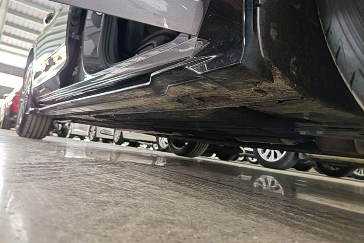 Used Geely Auto Preface 2024 2.0TD Qingyun Edition Right Side Sill
