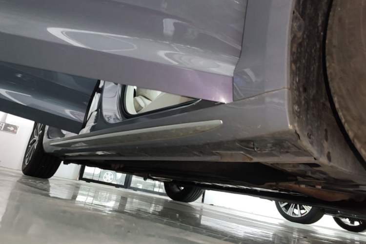 Used Geely Auto Preface 2024 Zhiqing 1.5TD Xingyun Edition Right Side Sill