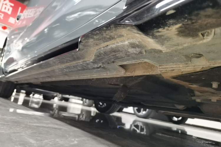 Used Geely Auto Preface 2024 2.0TD Qingyun Edition Right Side Sill