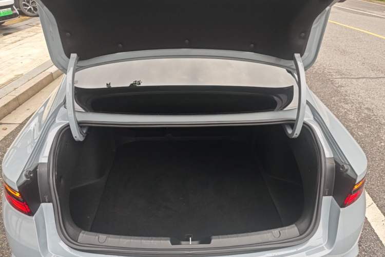 Used Geely Auto Preface 2024 2.0TD Xiaohan Edition Trunk