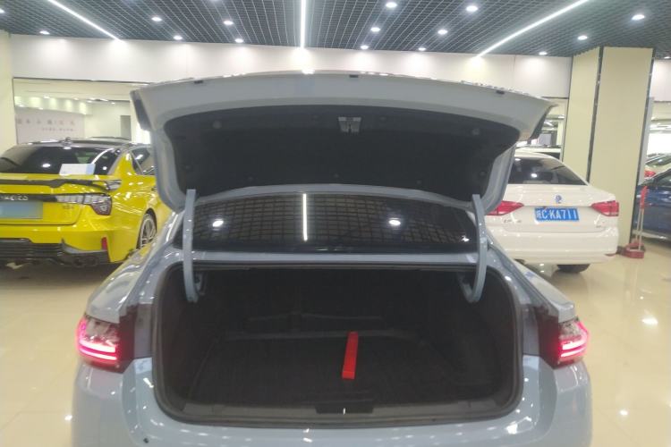 Used Geely Auto Preface 2024 Zhiqing 1.5TD Galaxy Edition Trunk