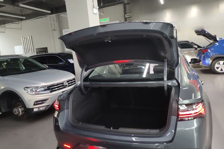 Used Geely Auto Preface 2024 Zhiqing 1.5TD Galaxy Edition Trunk