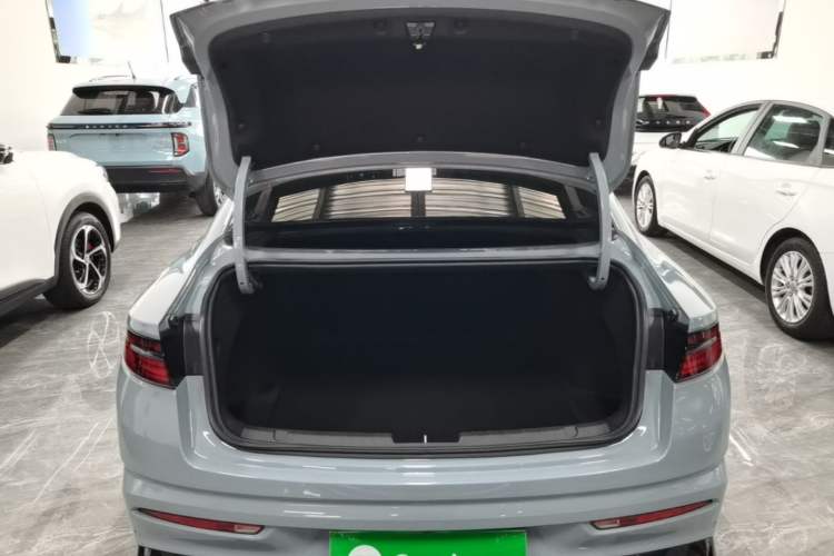 Used Geely Auto Preface 2024 2.0TD Qingyun Edition Trunk