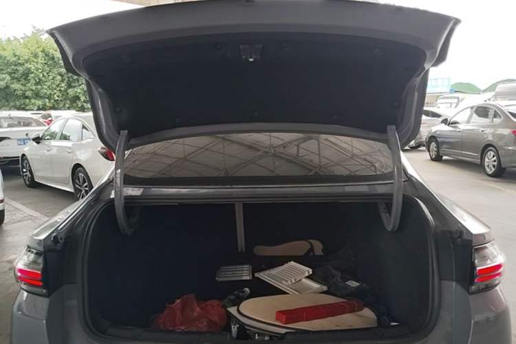 Used Geely Auto Preface 2024 Zhiqing 1.5TD Tiangong Edition Trunk