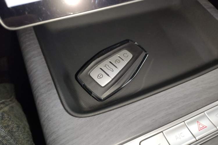 Used Geely Auto Preface 2024 Zhiqing 1.5TD Galaxy Edition Vehicle Key