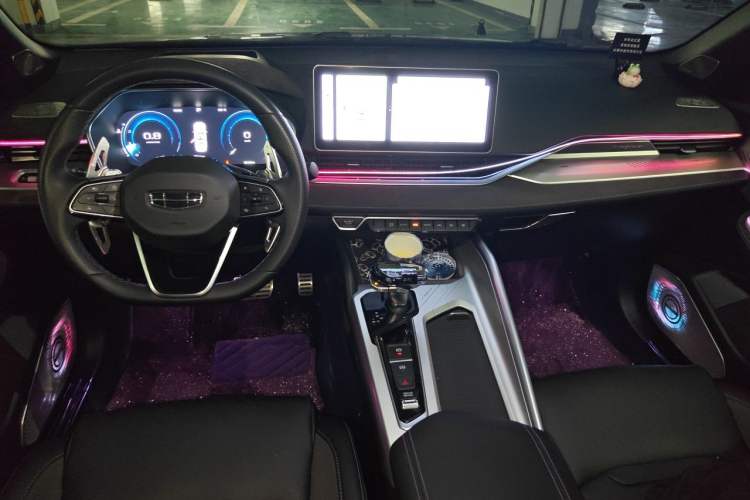 Used Geely Auto Preface 2024 2.0TD Xiaohan Edition Center Console