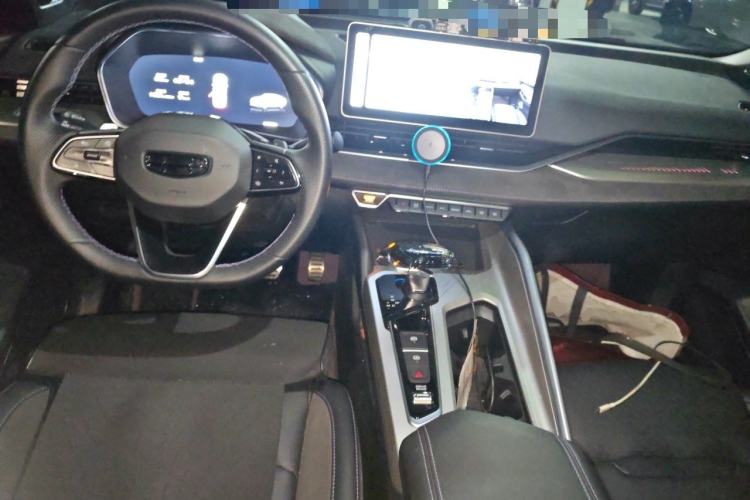 Used Geely Auto Preface 2024 2.0TD Qingyun Edition Center Console