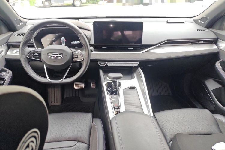 Used Geely Auto Preface 2024 2.0TD Xiaohan Edition Center Console