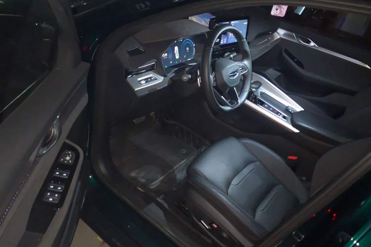 Used Geely Auto Preface 2024 2.0TD Qingyun Edition Driver Seat