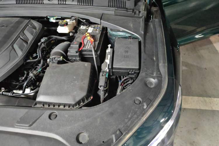 Used Geely Auto Preface 2024 2.0TD Qingyun Edition Engine Bay Left