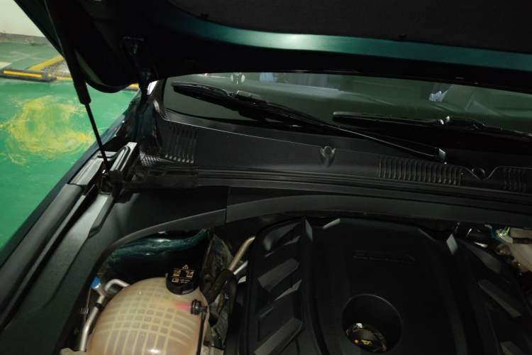 Used Geely Auto Preface 2024 2.0TD Xiaohan Edition Engine Bay Right