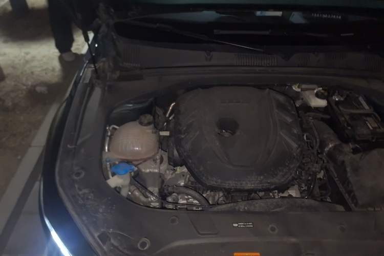Used Geely Auto Preface 2024 2.0TD Qingyun Edition Engine Bay Right