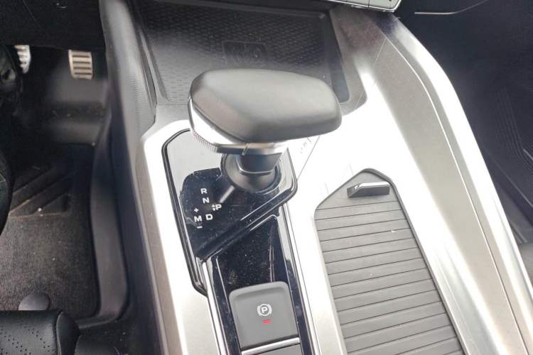 Used Geely Auto Preface 2024 2.0TD Xiaohan Edition Gear Lever