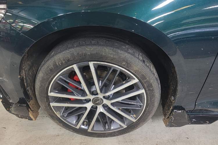 Used Geely Auto Preface 2024 2.0TD Qingyun Edition Left Front Wheel Hub
