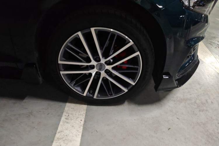 Used Geely Auto Preface 2024 2.0TD Qingyun Edition Right Front Wheel Hub