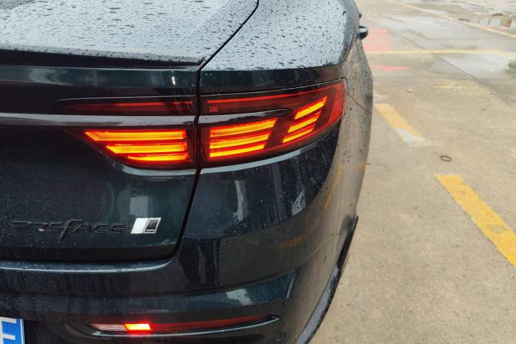 Used Geely Auto Preface 2024 2.0TD Qingyun Edition Right Rear Taillight