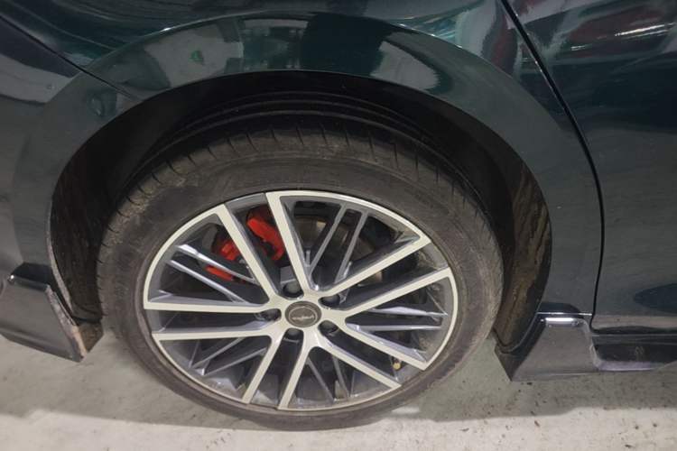 Used Geely Auto Preface 2024 2.0TD Qingyun Edition Right Rear Wheel Hub