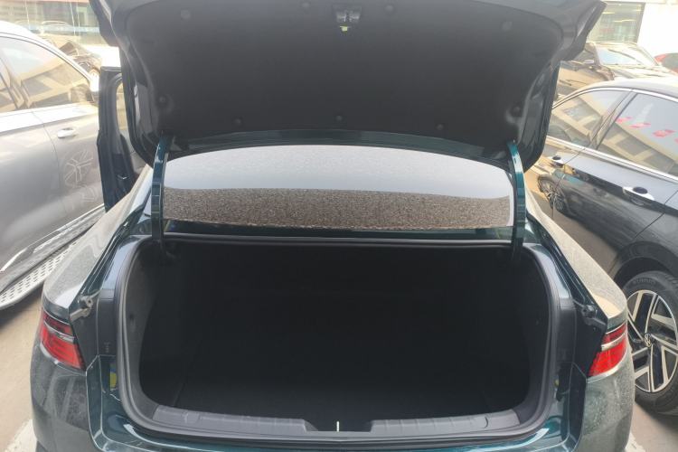 Used Geely Auto Preface 2024 2.0TD Qingyun Edition Trunk
