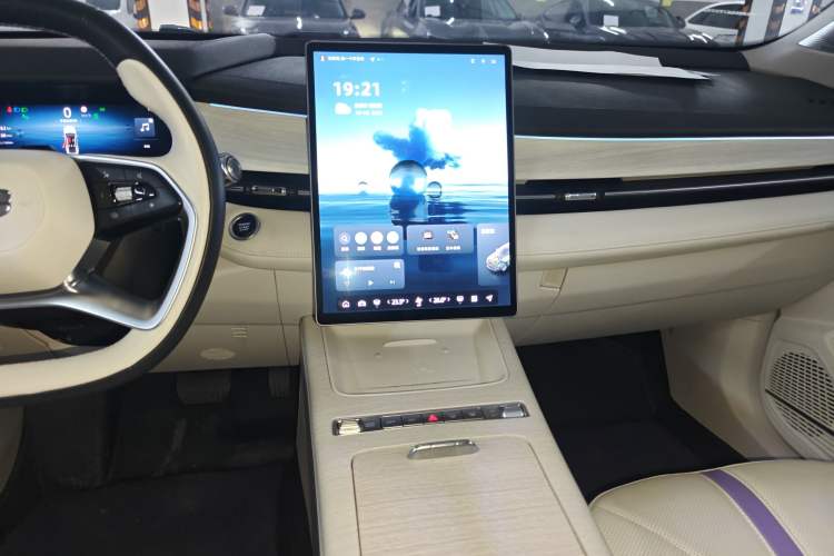 Used Geely Auto Preface 2024 Zhiqing 1.5TD Tiangong Edition Audio And AC Panel