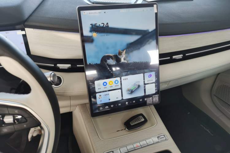 Used Geely Auto Preface 2024 Zhiqing 1.5TD Tiangong Edition Audio And AC Panel