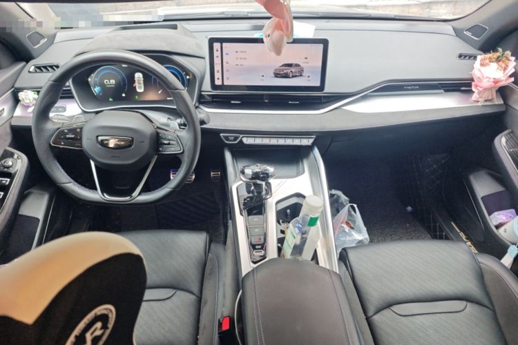 Used Geely Auto Preface 2024 2.0TD Xiaohan Edition Center Console