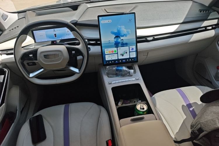 Used Geely Auto Preface 2024 Zhiqing 1.5TD Tiangong Edition Center Console