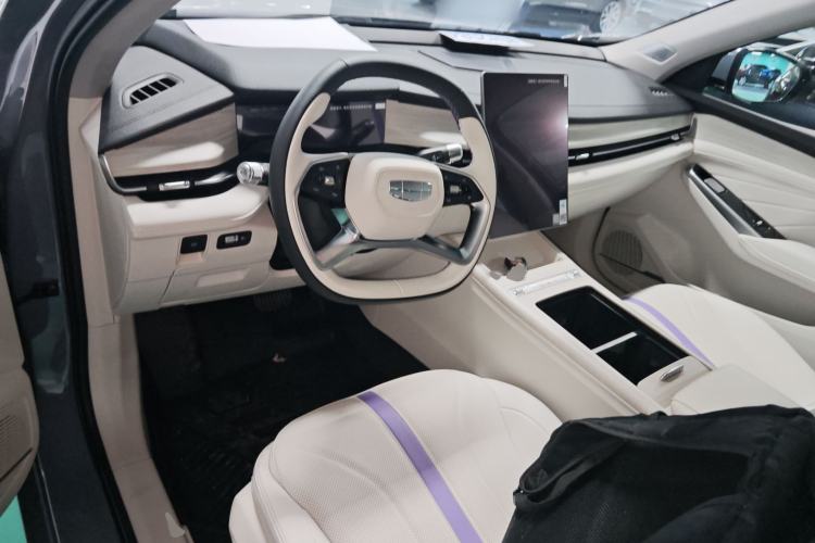Used Geely Auto Preface 2024 Zhiqing 1.5TD Galaxy Edition Center Console