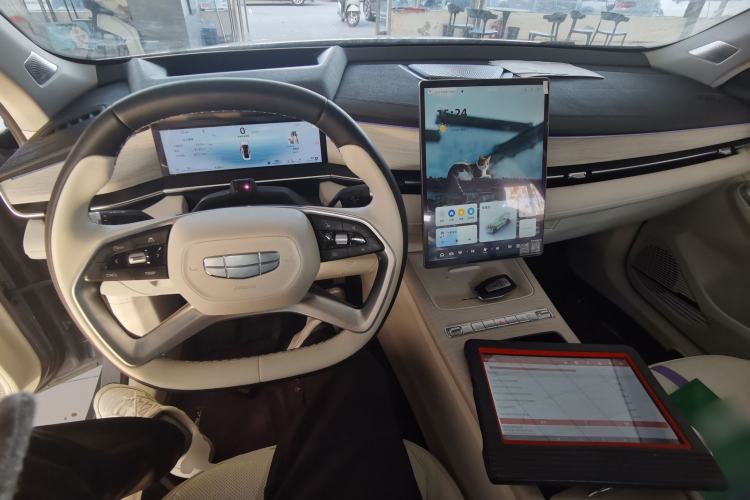 Used Geely Auto Preface 2024 Zhiqing 1.5TD Tiangong Edition Center Console