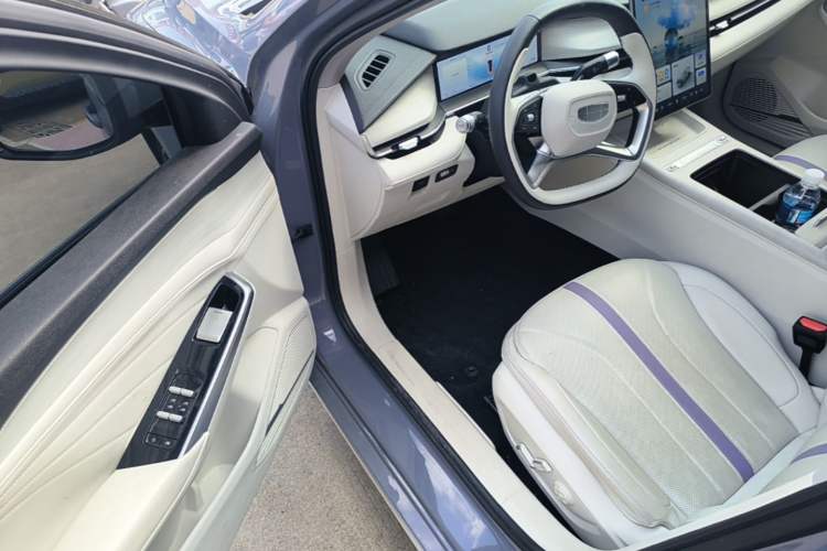 Used Geely Auto Preface 2024 Zhiqing 1.5TD Tiangong Edition Driver Seat