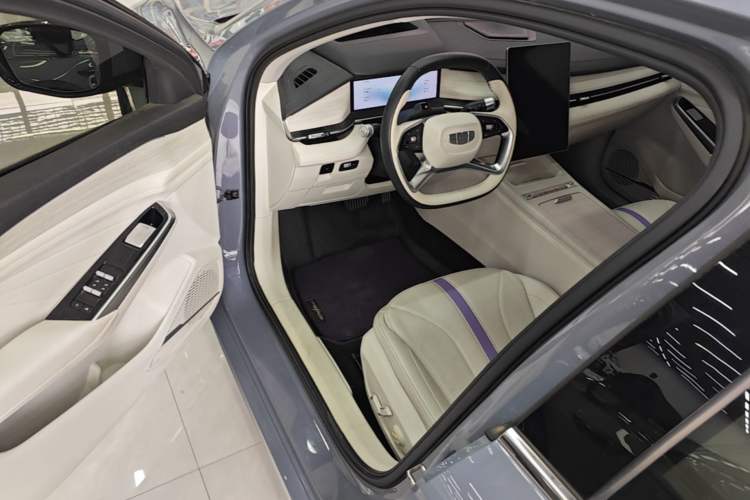 Used Geely Auto Preface 2024 Zhiqing 1.5TD Tiangong Edition Driver Seat