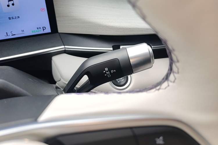 Used Geely Auto Preface 2024 Zhiqing 1.5TD Tiangong Edition Gear Lever