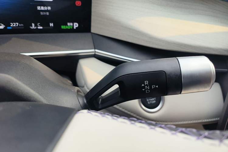Used Geely Auto Preface 2024 Zhiqing 1.5TD Tiangong Edition Gear Lever