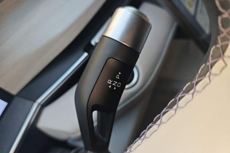 Used Geely Auto Preface 2024 Zhiqing 1.5TD Tiangong Edition Gear Lever