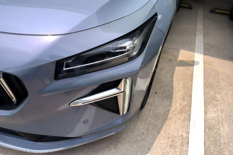 Used Geely Auto Preface 2024 Zhiqing 1.5TD Tiangong Edition Left Front Headlight