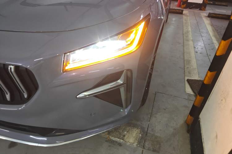 Used Geely Auto Preface 2024 Zhiqing 1.5TD Tiangong Edition Left Front Headlight
