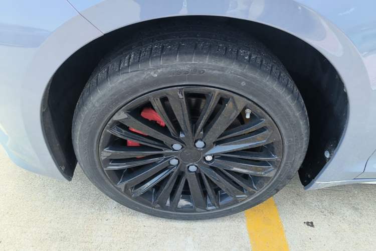 Used Geely Auto Preface 2024 Zhiqing 1.5TD Tiangong Edition Left Front Wheel Hub