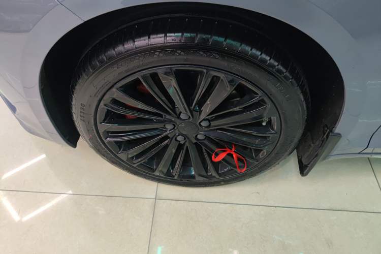 Used Geely Auto Preface 2024 Zhiqing 1.5TD Tiangong Edition Left Front Wheel Hub
