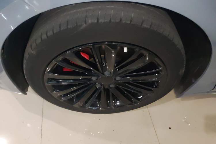 Used Geely Auto Preface 2024 Zhiqing 1.5TD Tiangong Edition Left Front Wheel Hub