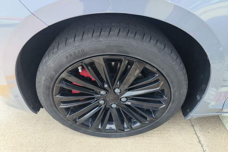 Used Geely Auto Preface 2024 Zhiqing 1.5TD Tiangong Edition Left Front Wheel Hub
