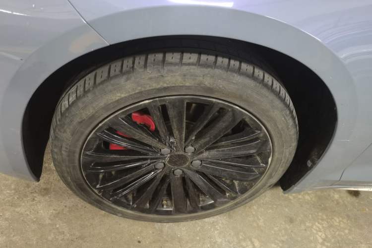 Used Geely Auto Preface 2024 Zhiqing 1.5TD Tiangong Edition Left Front Wheel Hub