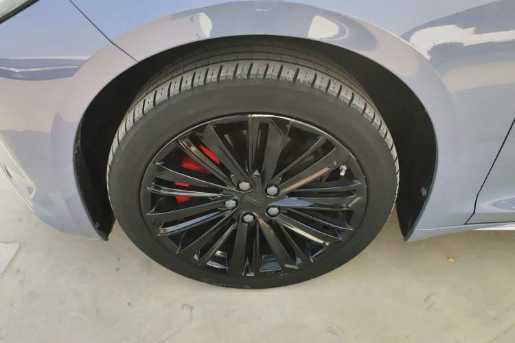Used Geely Auto Preface 2024 Zhiqing 1.5TD Tiangong Edition Left Front Wheel Hub