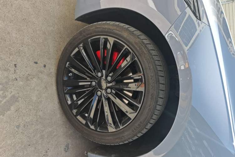 Used Geely Auto Preface 2024 Zhiqing 1.5TD Tiangong Edition Left Front Wheel Hub