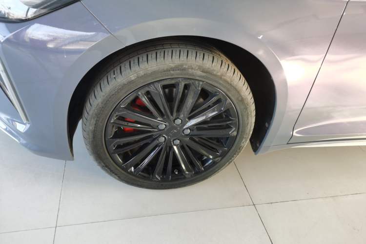 Used Geely Auto Preface 2024 Zhiqing 1.5TD Tiangong Edition Left Front Wheel Hub